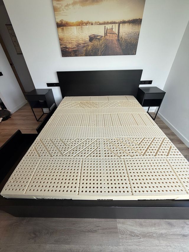 Cama Matrimonial Negra y Beige 1.60