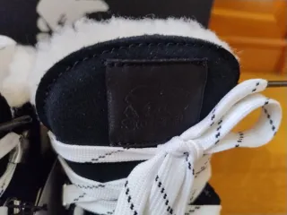 Botas Sorel Talla 37 Negras y Blancas