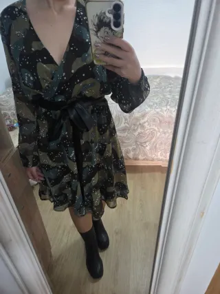 Vestido Guess militar gasa estampado