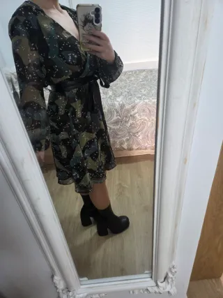 Vestido Guess militar gasa estampado