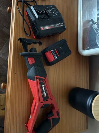 Einhell Sierra Sable Inalámbrica como nueva.