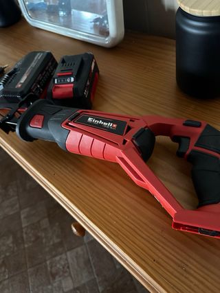 Einhell Sierra Sable Inalámbrica como nueva.