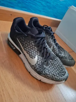 Deportivas Nike Air Max Negras y Grises