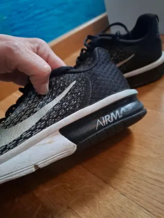 Deportivas Nike Air Max Negras y Grises