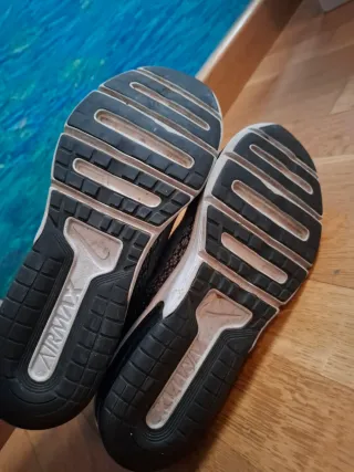 Deportivas Nike Air Max Negras y Grises