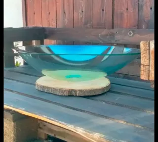 Lavandino in vetro temperato blu. Misure in foto.