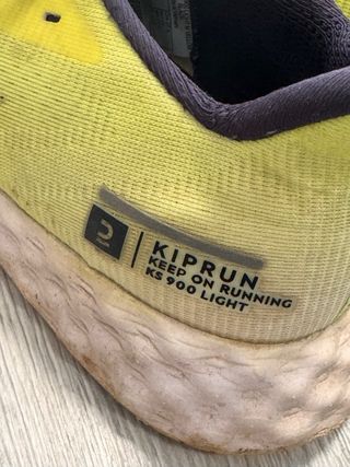 Zapatillas running Decathlon amarillas