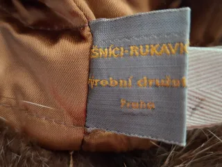 Gorro unisex de pelo y cuero