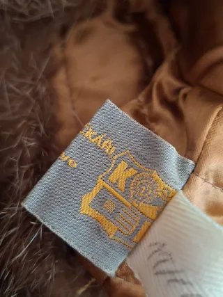 Gorro unisex de pelo y cuero