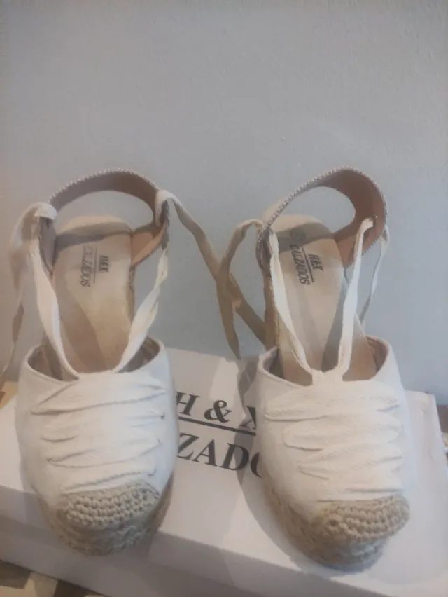 Alpargatas cuña beige/blanco con plataforma