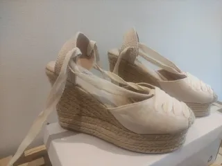 Alpargatas cuña beige/blanco con plataforma