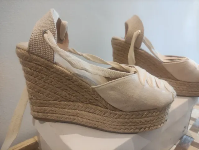 Alpargatas cuña beige/blanco con plataforma
