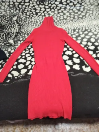 Vestido rojo de cuello alto