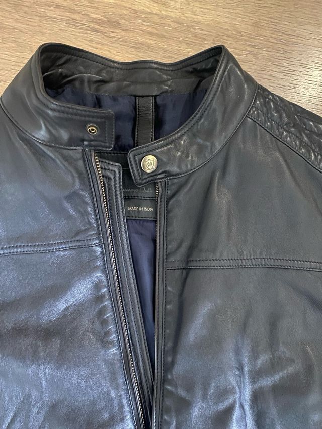 Chaqueta de piel negra