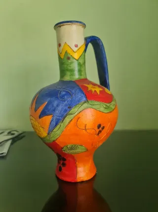 Botijo de cerámica pintado a mano