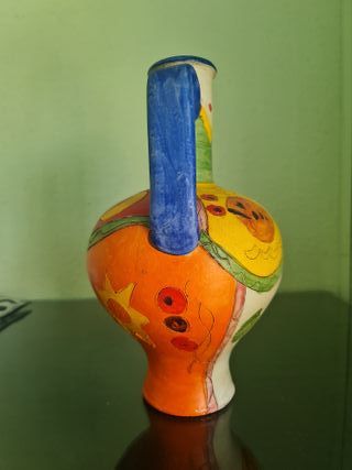Botijo de cerámica pintado a mano