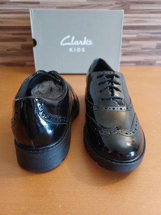 Zapatos Oxford Clarks Loxhambroguey Negros