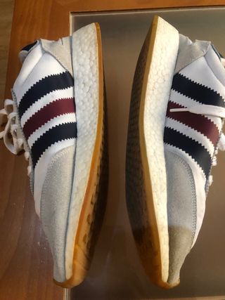 Zapatillas Adidas Blancas y Grises