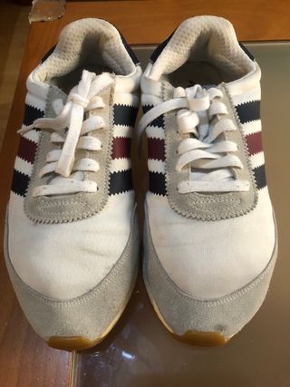Zapatillas Adidas Blancas y Grises