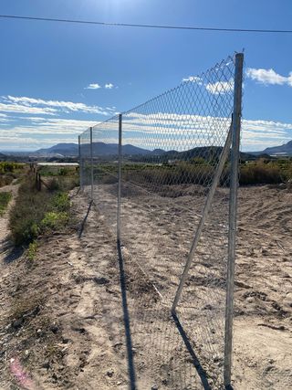 Instalación de vallas metálicas y malla galvanizad