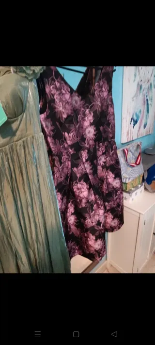 Vestidos de fiesta verde,morado y negro.