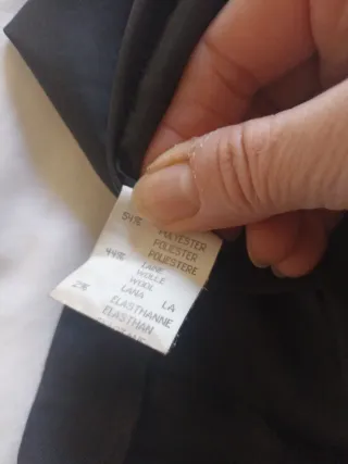 Falda recta clásica negra