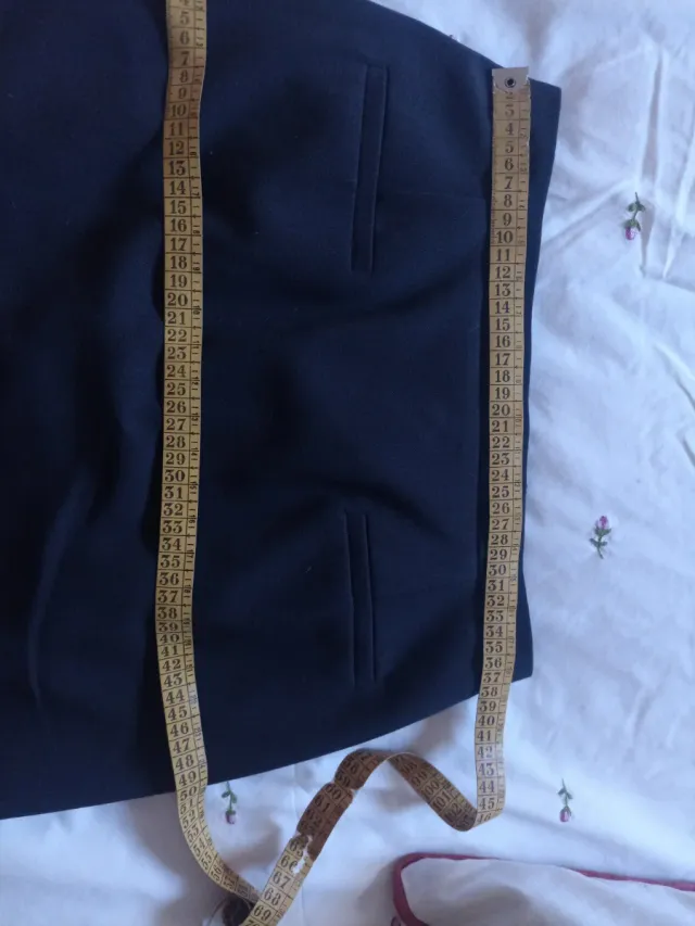 Falda recta clásica negra