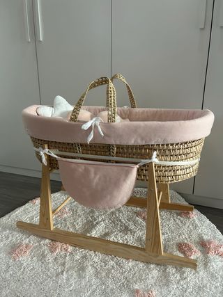 Moisés ratán acolchado balancín