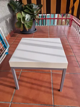 Set di 3 tavoli impilabili in 3 misure: 50, 45 e 40