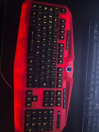 Teclado Mars Gaming con Luces LED