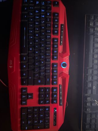 Teclado Mars Gaming con Luces LED