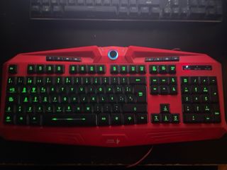 Teclado Mars Gaming con Luces LED