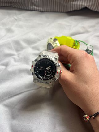 Reloj  Amarillo y blanco