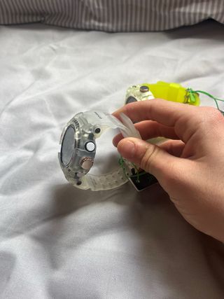 Reloj  Amarillo y blanco