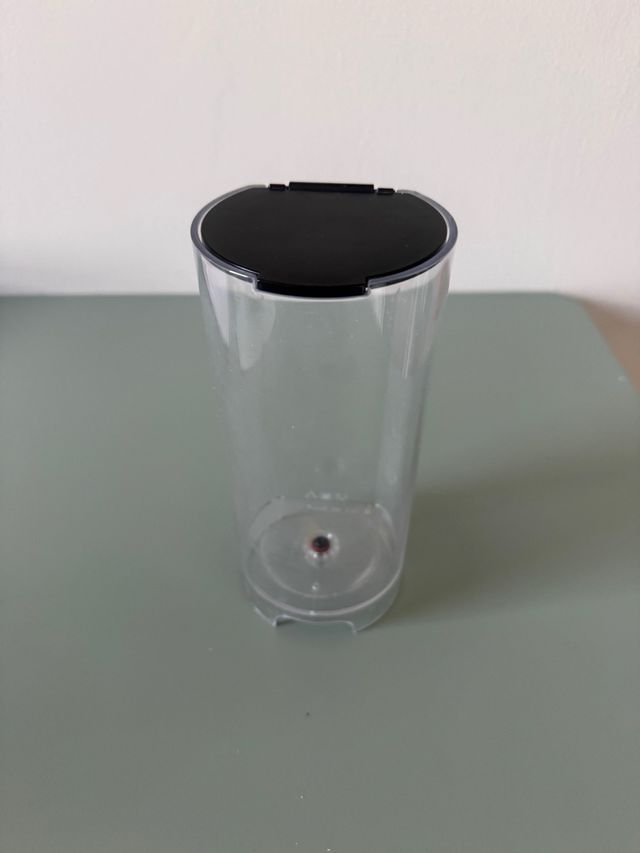 Recipiente agua Nespresso Essenza Mini