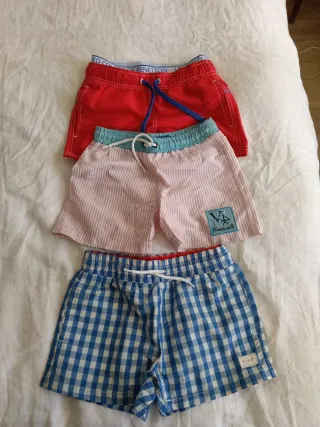 Lote 3 bañadores niño Benetton 5-8 años