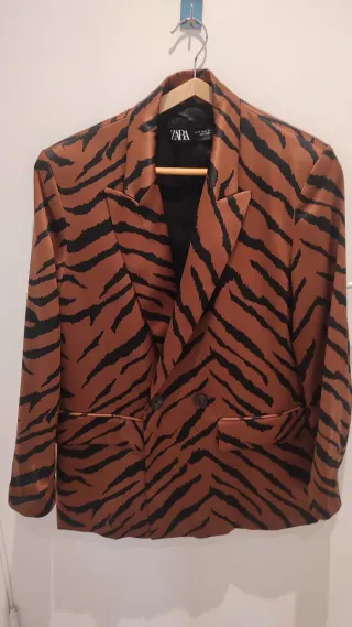 Blazer Zara Animal Print Talla XS