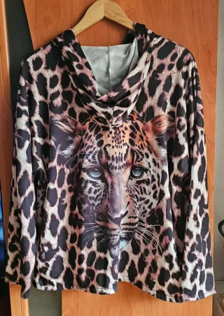 Chaqueta con estampado de leopardo y cremallera