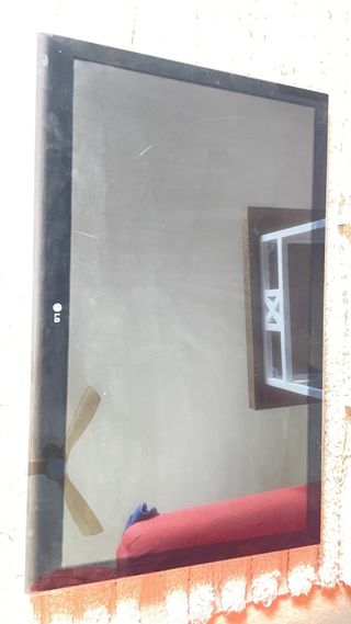 Televisión LG 101cm x 63cm