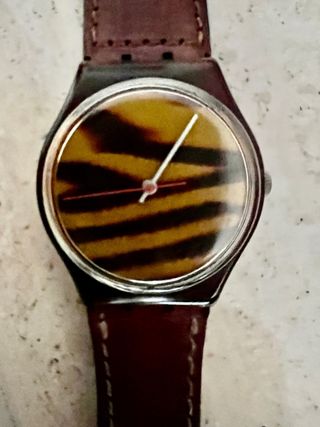Reloj Swatch Marrón y Amarillo