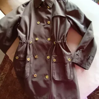 Gabardina verde caqui u oliva