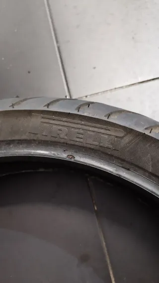 Neumático Pirelli 110/70-17 M/C 54S 80% de vida