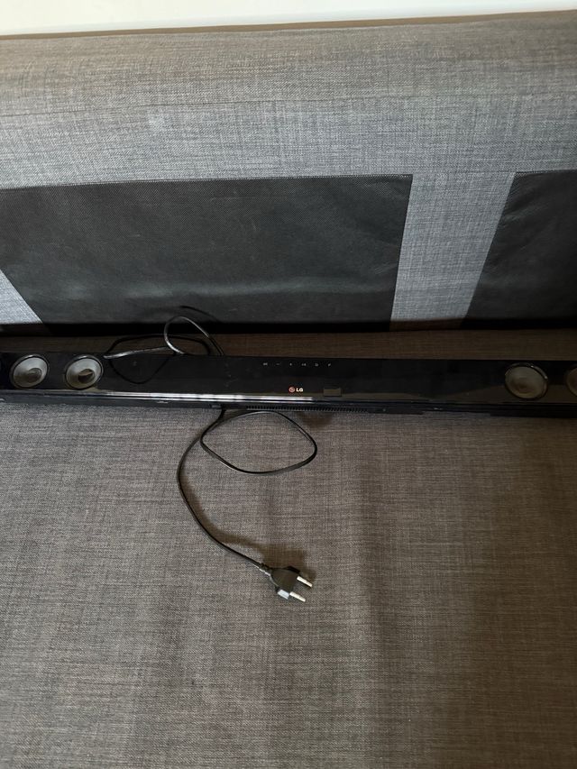 Barra de Sonido LG Bluetooth Negra