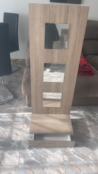 Ingresso in legno con specchio