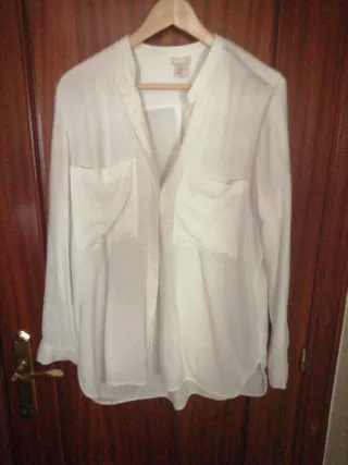 Camisa blanca de manga larga