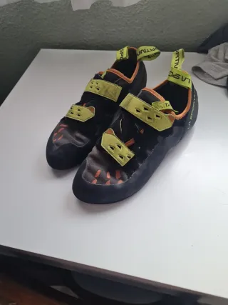 Pies de gato escalada La Sportiva T42