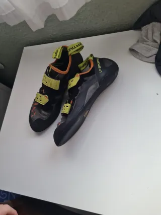 Pies de gato escalada La Sportiva T42