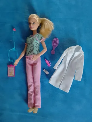 Barbie Dottoressa con accessori