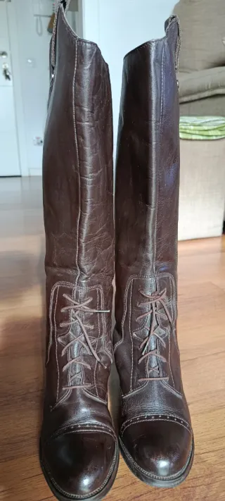 Botas de cuero marrón chocolate con cordones