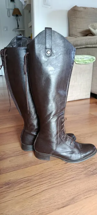 Botas de cuero marrón chocolate con cordones